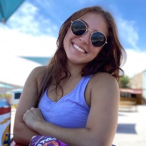 Meet your Posher, Mona